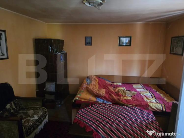 Casă cu 3 camere cu Teren 1100 Mp în Central
