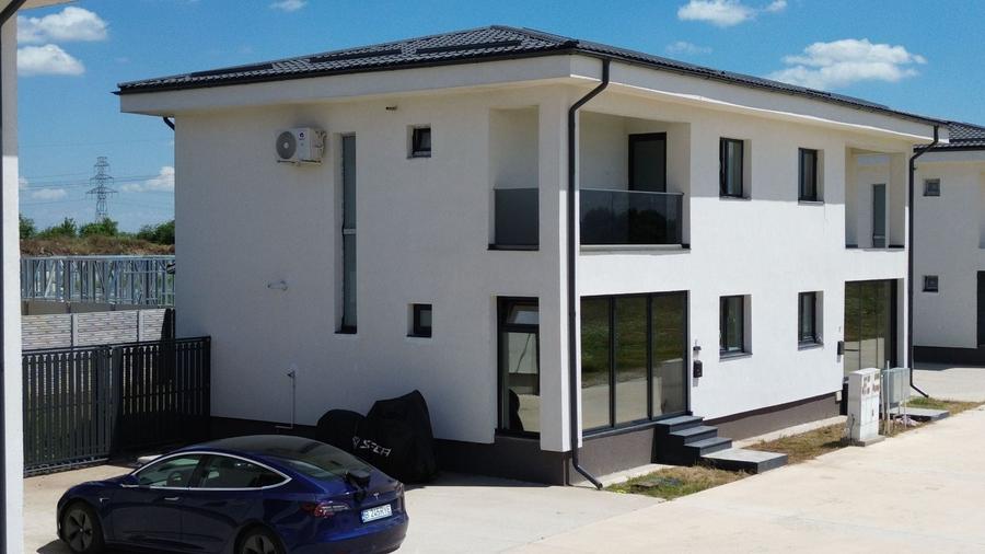 Duplex cu 5 camere cu Canalizare în Clinceni