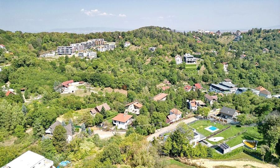 Teren Construcții intravilan de 5500 mp, în Brașovul Vechi