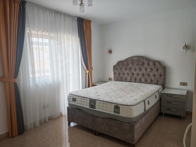 Apartament cu 3 camere decomandat, mobilat în Păcurari
