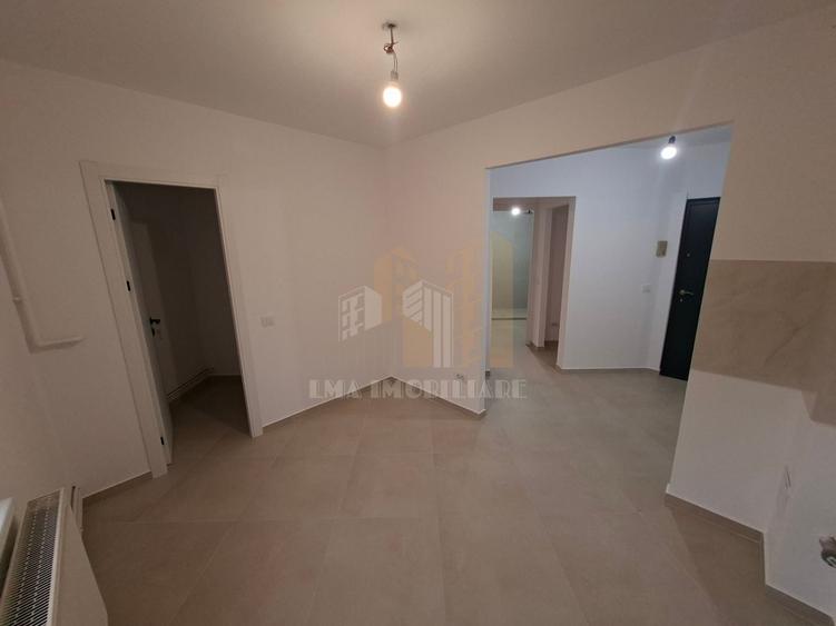 Apartament cu 2 camere decomandat în Tractorul