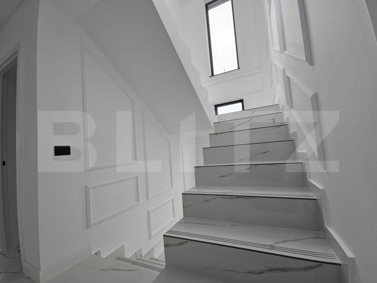 Duplex cu 4 camere cu Canalizare în Rediu