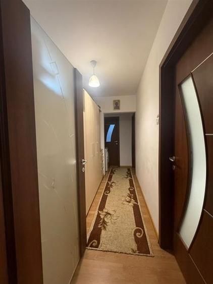 Apartament cu 3 camere semidecomandat, mobilat în Gării