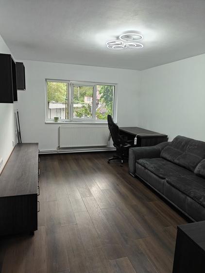 Apartament cu 3 camere în Plopilor