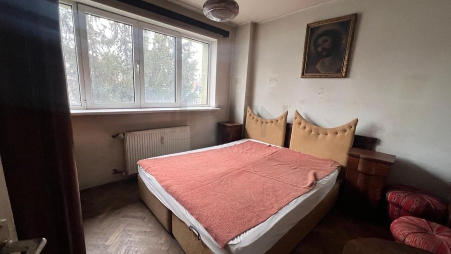 Apartament cu 3 camere decomandat, mobilat în Victoriei