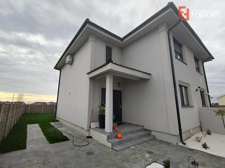 Duplex cu 4 camere cu Teren 250 Mp în Giroc