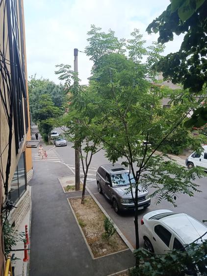 Apartament cu 2 camere semidecomandat în Gara de Nord