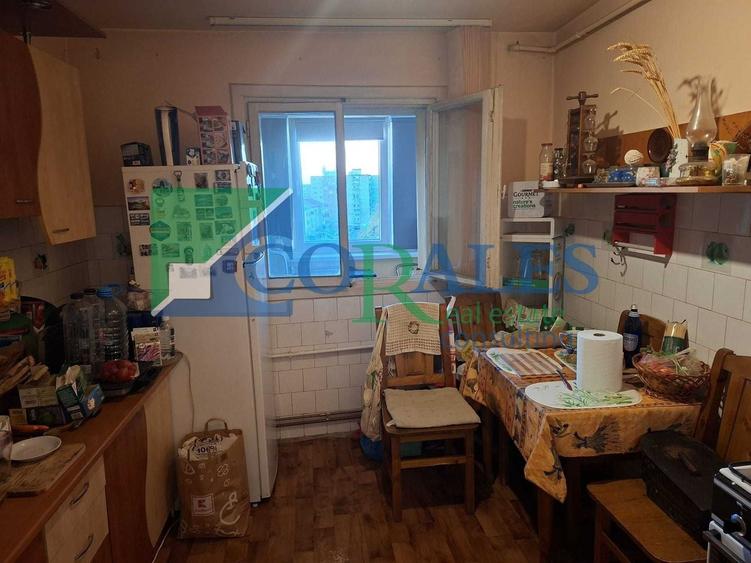 Apartament cu 3 camere decomandat, mobilat în Circumvalațiunii