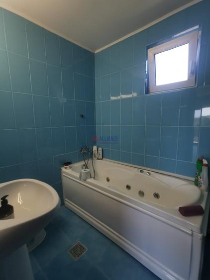 Casă cu 3 camere decomandat cu Canalizare în Agigea