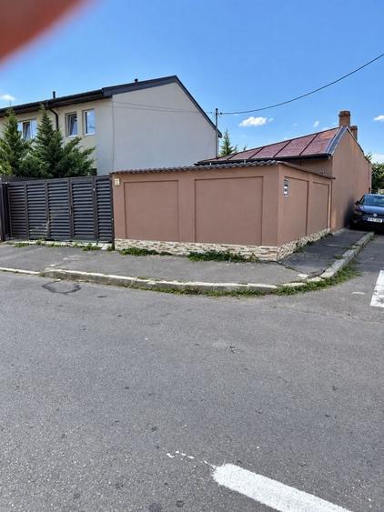 Casă cu 4 camere în Andronache