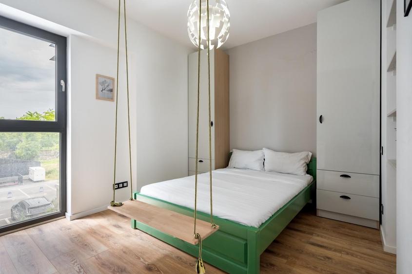 Apartament cu 3 camere semidecomandat, mobilat în Sisești