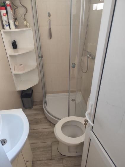 Apartament cu 2 camere semidecomandat în Brusturi