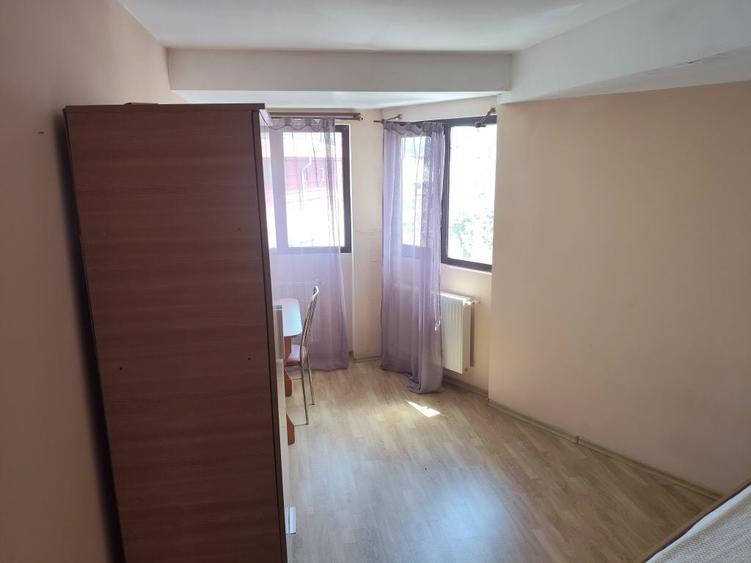 Apartament cu 2 camere decomandat în Ostroveni