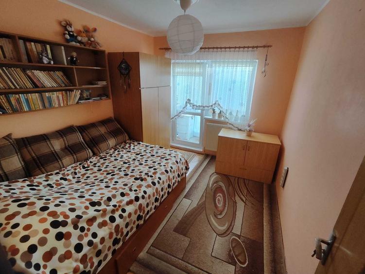 Apartament cu 3 camere decomandat în Calea Dumbrăvii