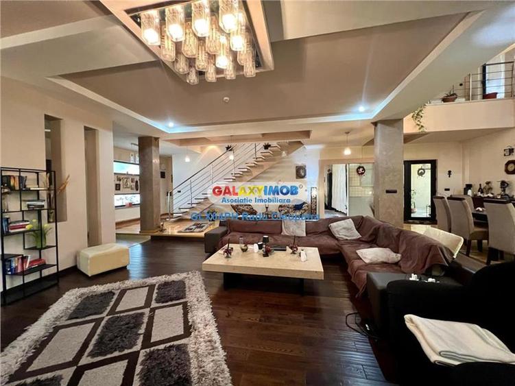 Casă cu 7 camere cu Teren 751 Mp în Albert