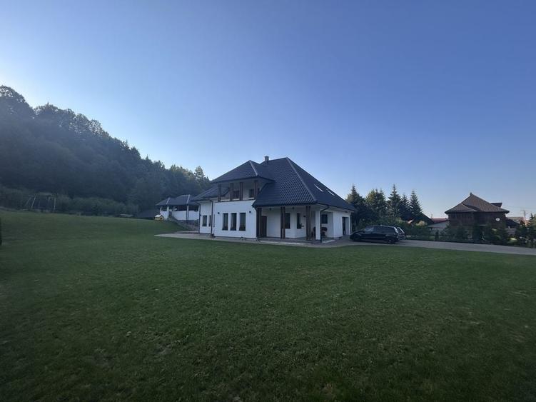 Casă cu 4 camere în Sucevița