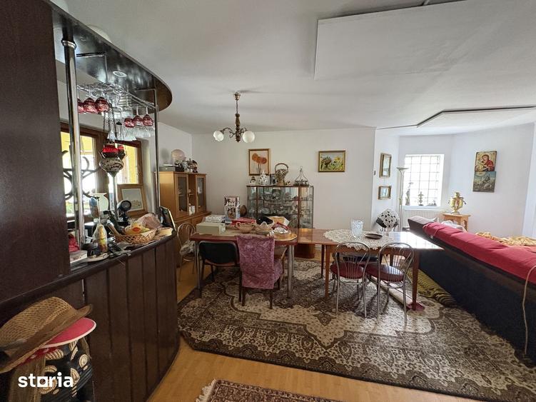 Casă cu 4 camere cu Teren 5000 Mp în Grădinari