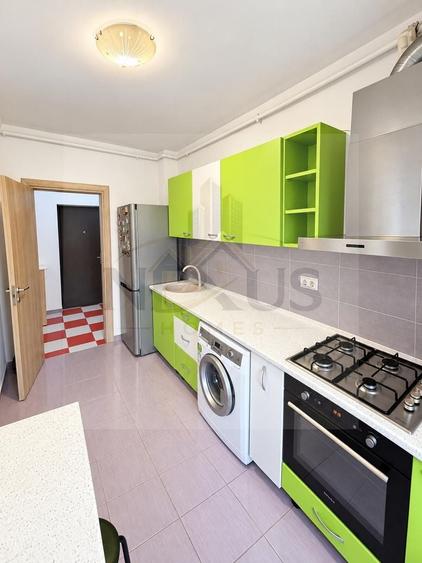 Apartament cu 2 camere decomandat, mobilat în Sud