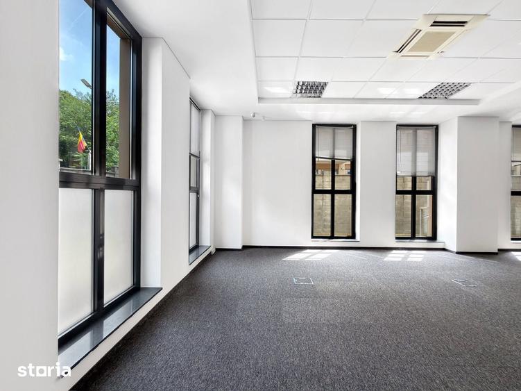 Spațiu comercial, de 93.71 mp, în Fabric
