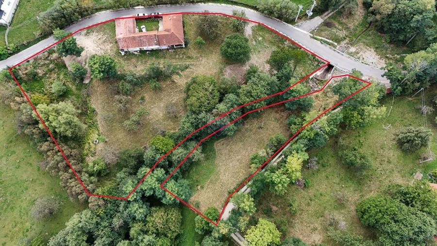 Casă individuală cu 4 camere cu Teren 4840 Mp în Sohodol