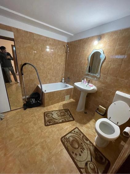 Apartament cu 2 camere semidecomandat în 1 Mai
