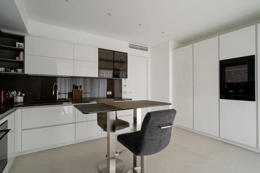 Apartament cu 3 camere decomandat în Floreasca