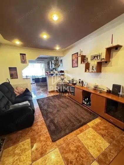 Apartament cu 4 camere semidecomandat în Central