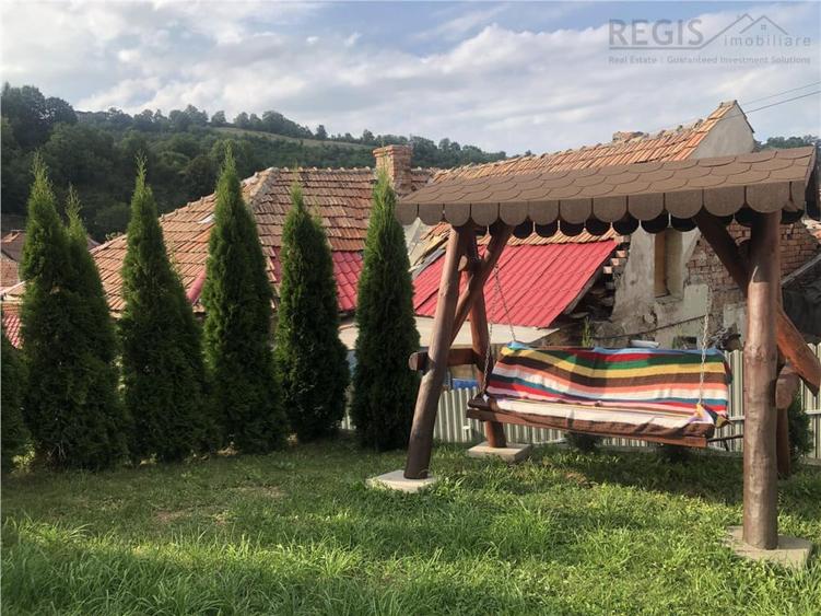 Casă cu 2 camere cu Teren 100 Mp în Schei