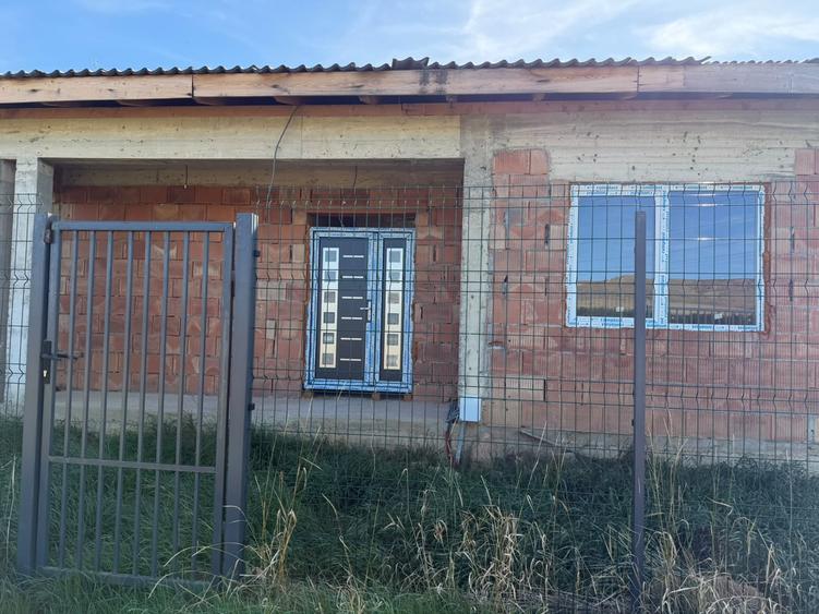 Casă individuală cu 3 camere cu Teren 325 Mp în Florești