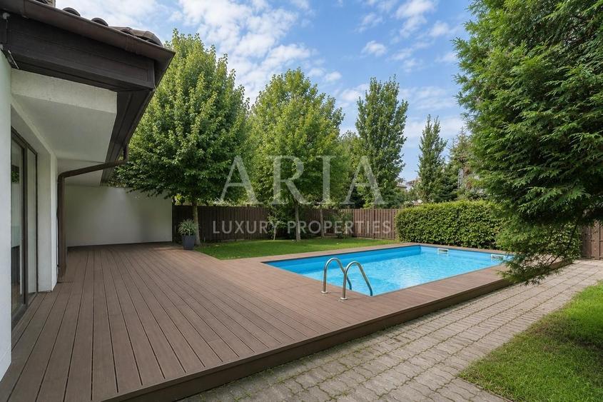 Casă individuală cu 10 camere cu Piscina în Pipera