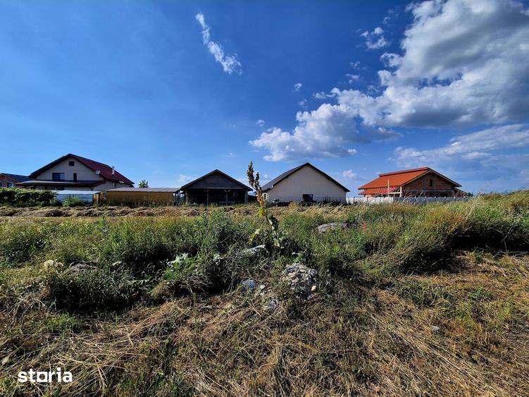 Casă cu 5 camere cu Teren 500 Mp în Stupini