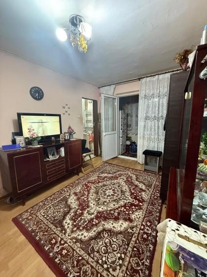 Garsonieră semidecomandată, mobilată în Craiovița Nouă
