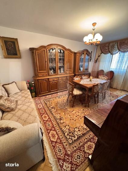 Apartament cu 4 camere decomandat în Central