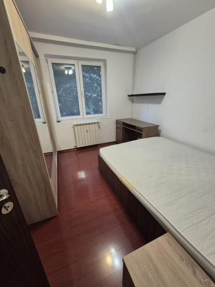 Apartament cu 3 camere decomandat în Rahova