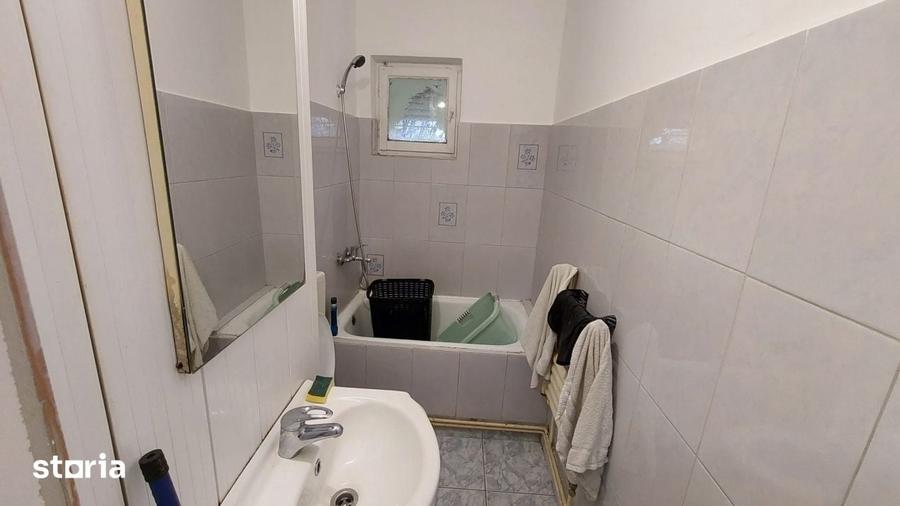 Garsonieră decomandată în Broscărie