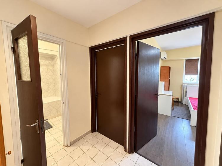 Apartament cu 4 camere decomandat în Obor