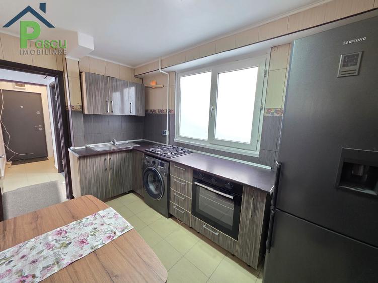 Apartament cu 2 camere decomandat, mobilat în Eroii Revoluției