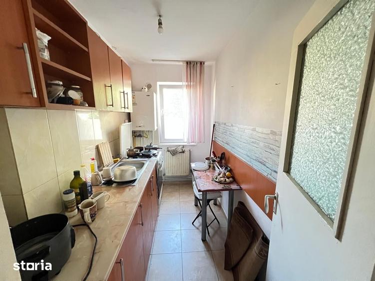Apartament cu 2 camere semidecomandat în Florilor