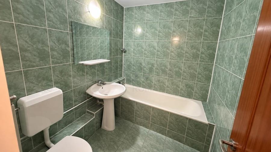 Apartament cu 2 camere decomandat în Tei