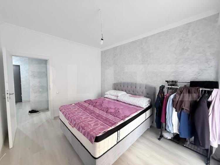 Apartament cu 3 camere semidecomandat, mobilat în Florești