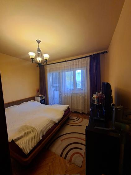 Apartament cu 3 camere decomandat în Bucovina