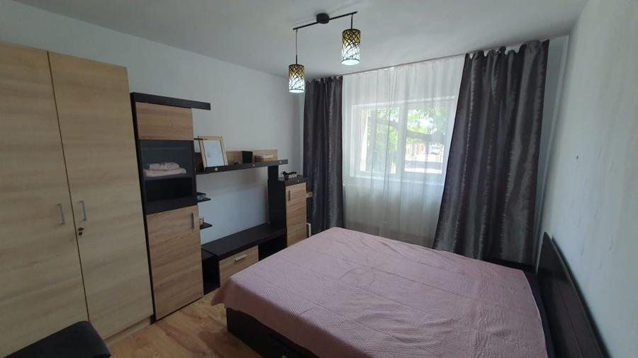 Garsonieră decomandată în Plopu