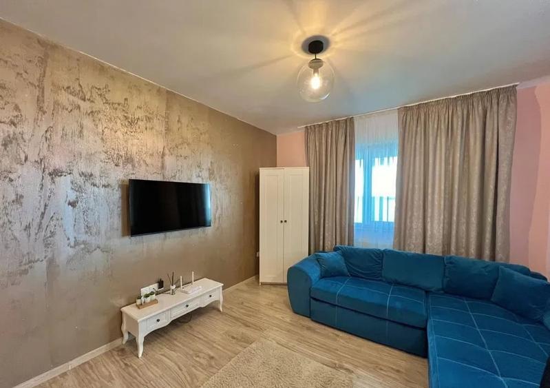 Apartament cu 2 camere semidecomandat, mobilat în Central