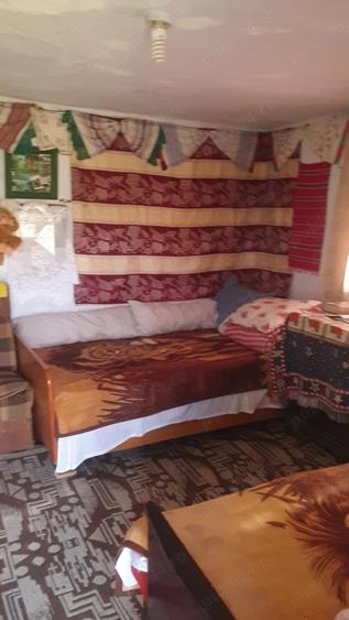 Casă cu 2 camere cu Teren 4000 Mp în Gării