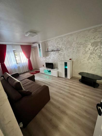 Apartament cu 2 camere decomandat în Școlilor