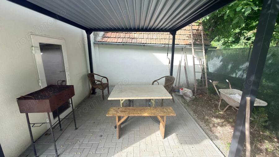Casă cu 2 camere cu Teren 350 Mp în Central