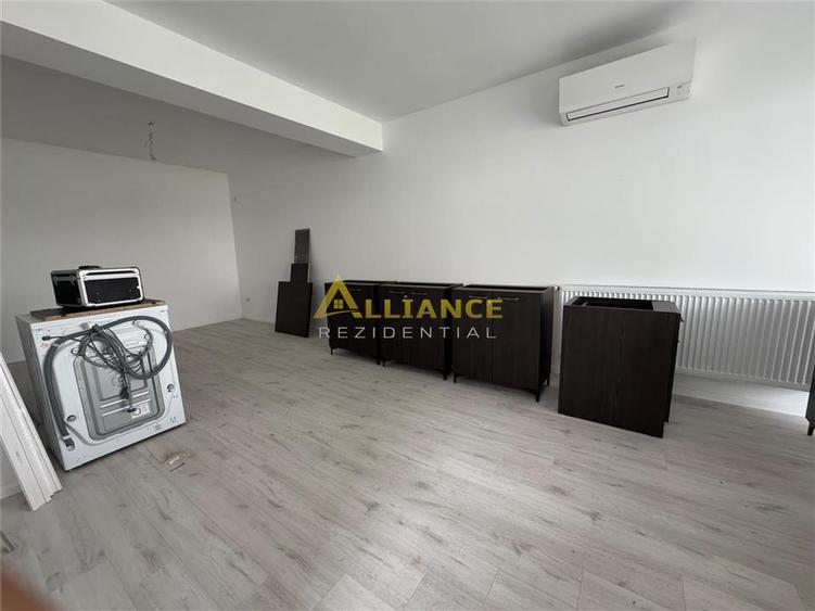 Duplex cu 4 camere cu Canalizare în Central