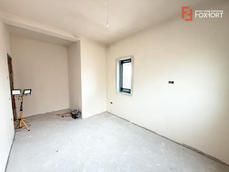 Casă individuală cu 4 camere cu Canalizare în Săcălaz