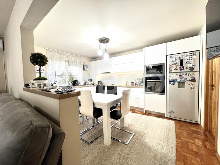 Apartament cu 3 camere decomandat, mobilat în Mărăști