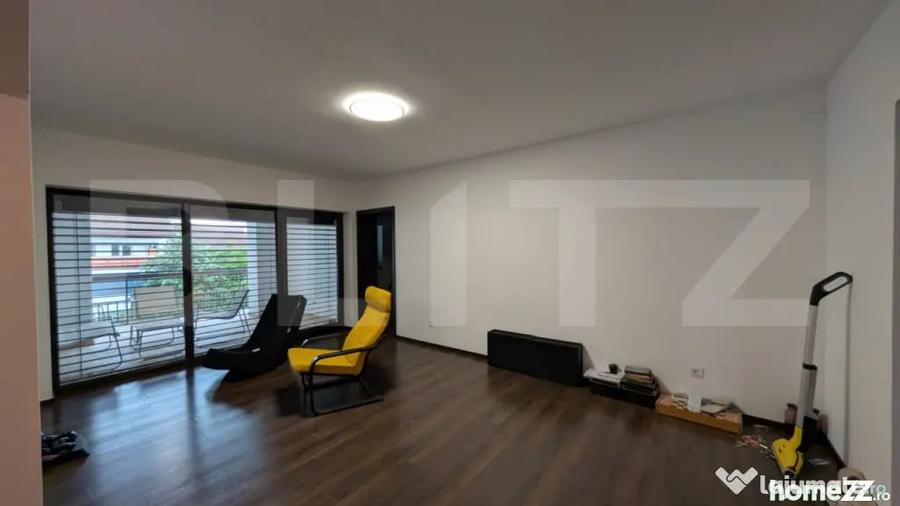 Apartament cu 3 camere semidecomandat în Micro 3